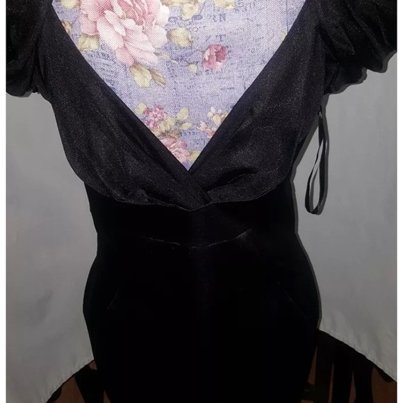 Women’s Satin Silk Formal Dress. - Picture 3 of 8